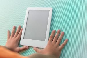 Tips Membatasi Anak Gadget